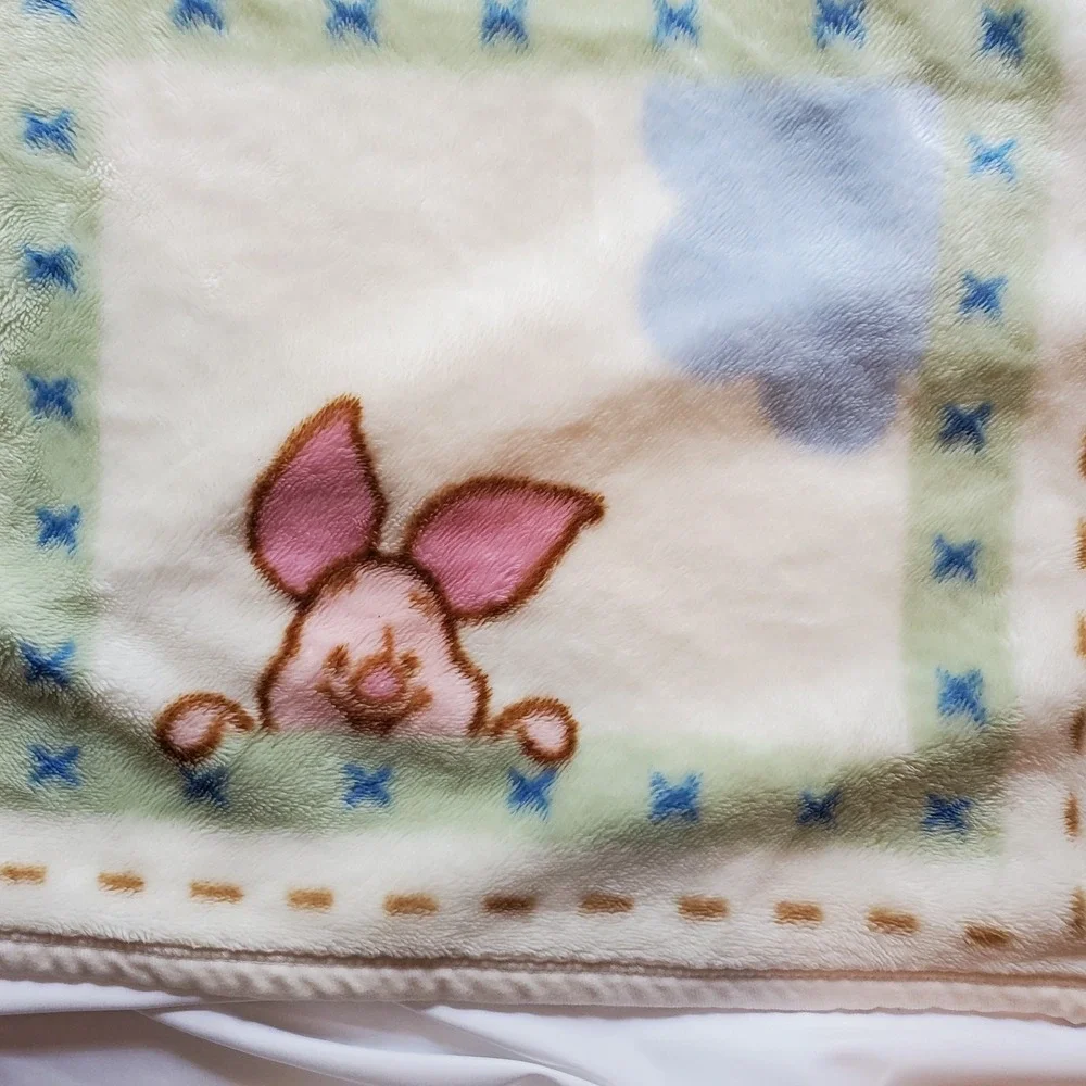 Winnie the Pooh & Friends Tigger Bee Peeking Pooh Baby Blanket  plush Lux Disney